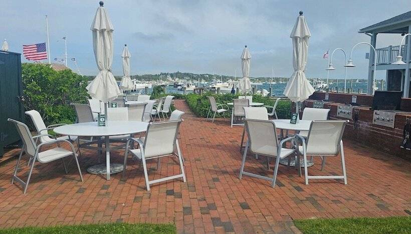 ホテル The Harborside Inn