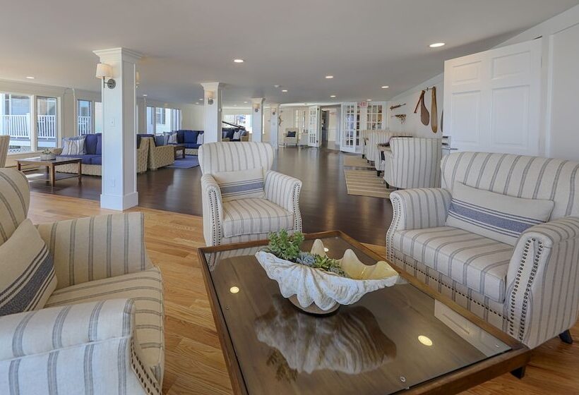 Отель The Harborside Inn