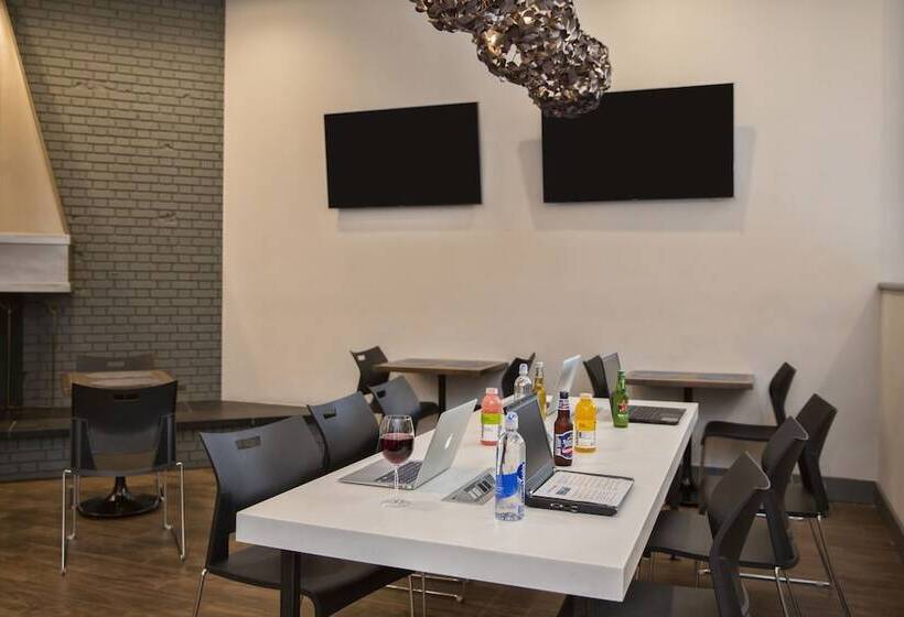 Отель The Kenilworth