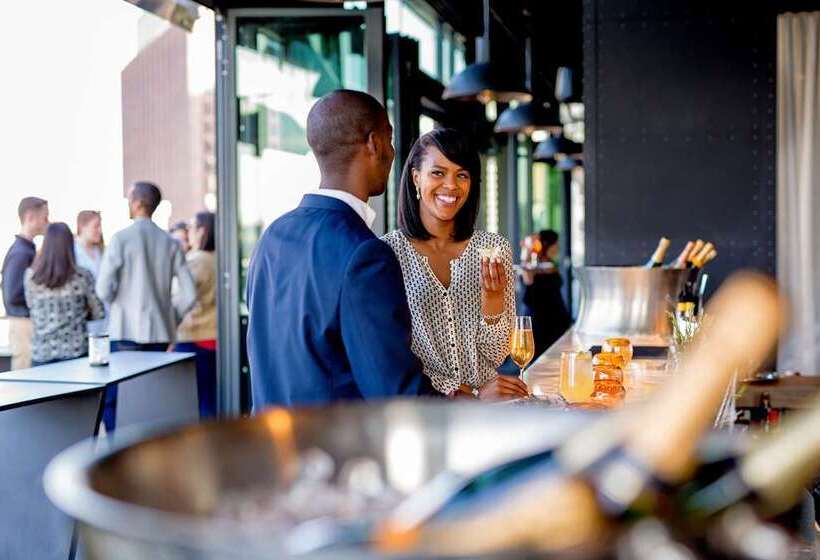 호텔 The Logan Philadelphia Curio Collection By Hilton