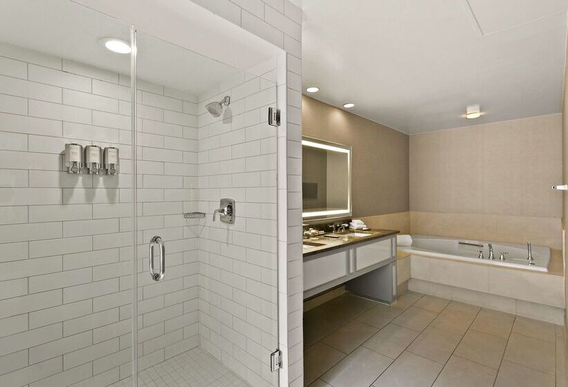 هتل The Royal Sonesta Harbor Court Baltimore