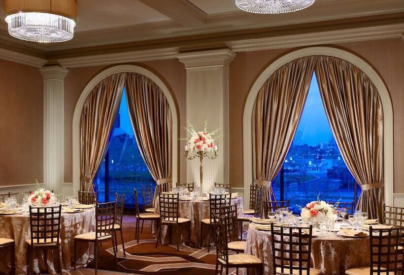 هتل The Royal Sonesta Harbor Court Baltimore