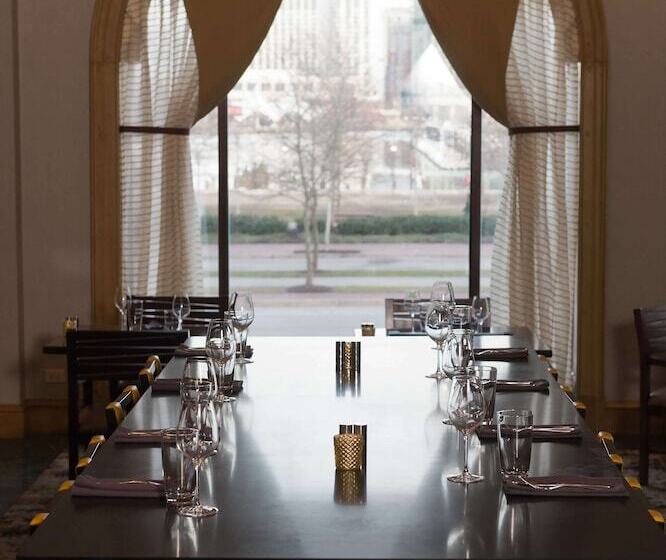 هتل The Royal Sonesta Harbor Court Baltimore