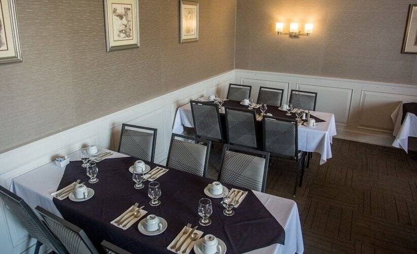 The Rushmore Hotel & Suites; Bw Premier Collection