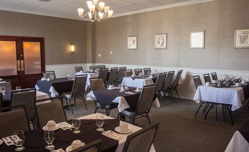 The Rushmore Hotel & Suites; Bw Premier Collection