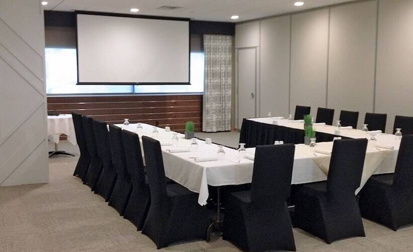 The Rushmore Hotel & Suites; Bw Premier Collection