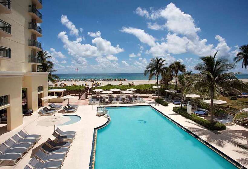 فندق The Singer Oceanfront Resort, Curio Collection By Hilton
