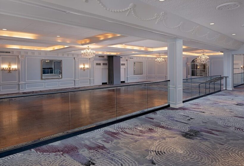 هتل The Westin Governor Morris, Morristown