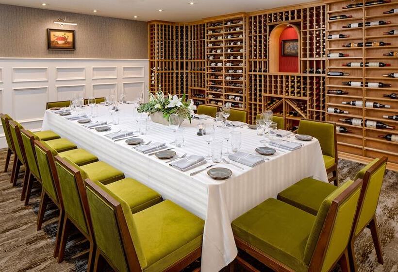 هتل The Westin Governor Morris, Morristown