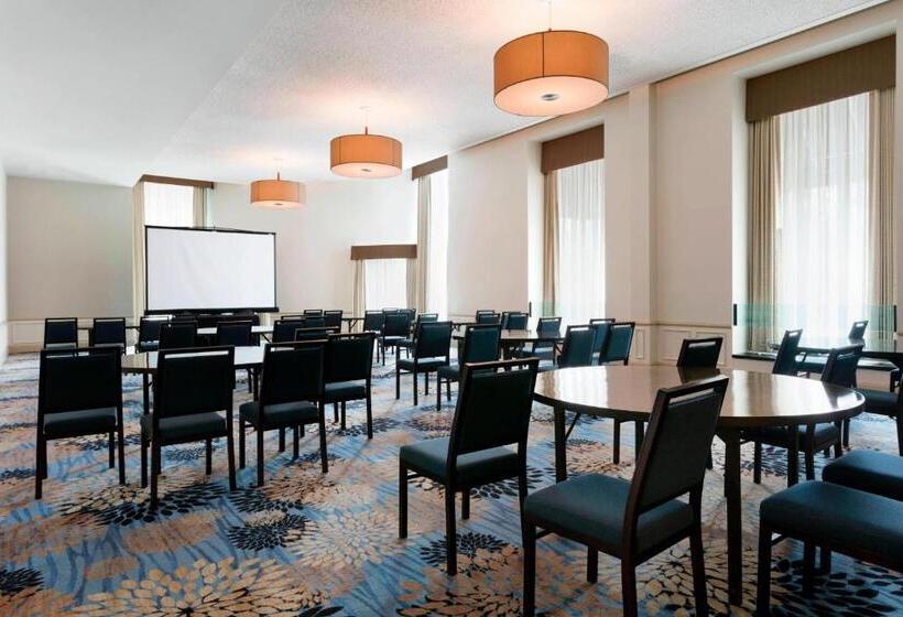 هتل The Westin Great Southern Columbus