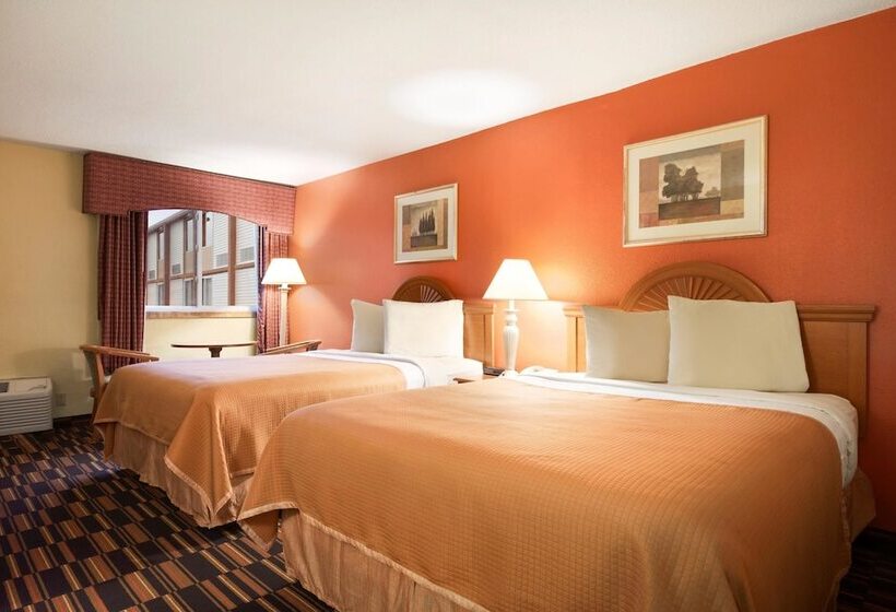 فندق Travelodge By Wyndham Sturgis