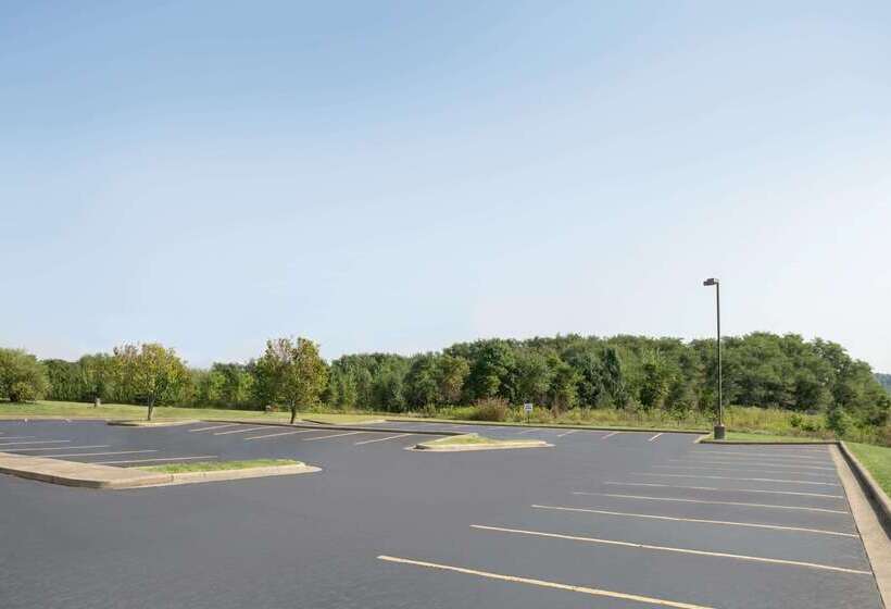 فندق Travelodge By Wyndham Zanesville