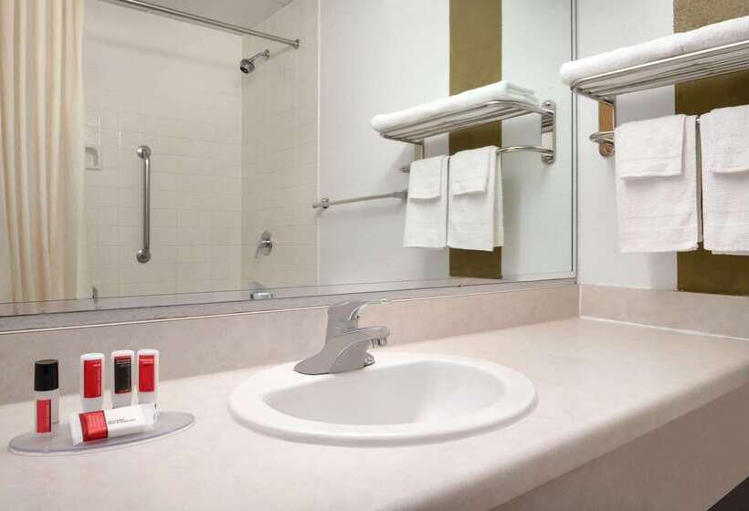 فندق Travelodge By Wyndham Zanesville