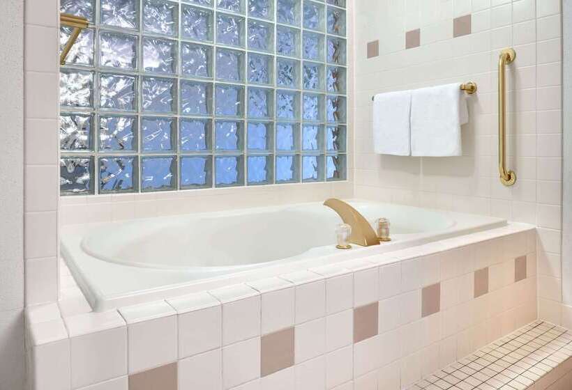 فندق Travelodge By Wyndham Zanesville