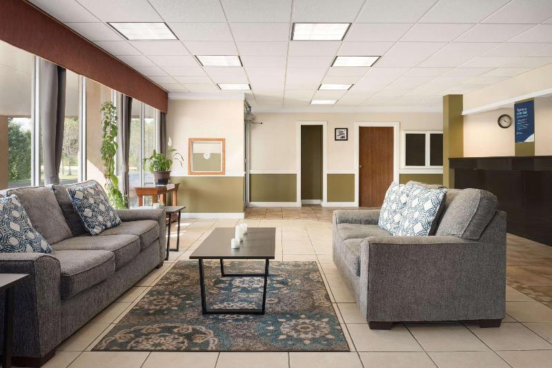 בית מלון כפרי Travelodge By Wyndham Zanesville