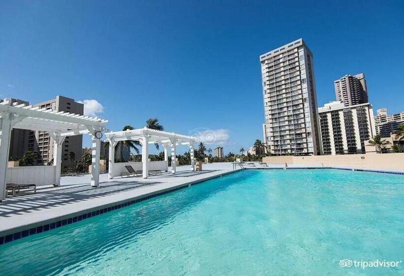 בית מלון כפרי Waikiki Monarch