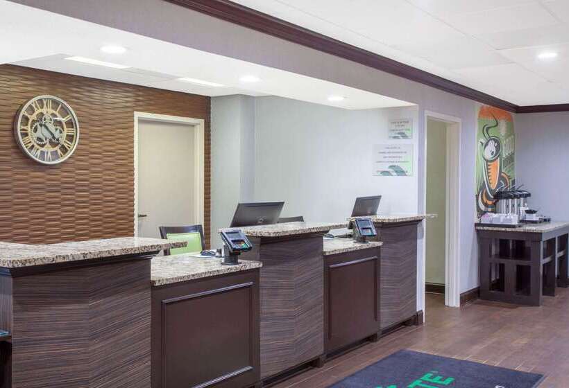 ホテル Wingate By Wyndham Charleston Coliseum