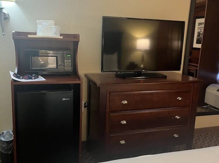 Отель Spark By Hilton Colorado Springs I 25 Central