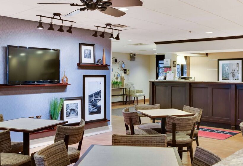 בית מלון כפרי Wingate By Wyndham Cranberry