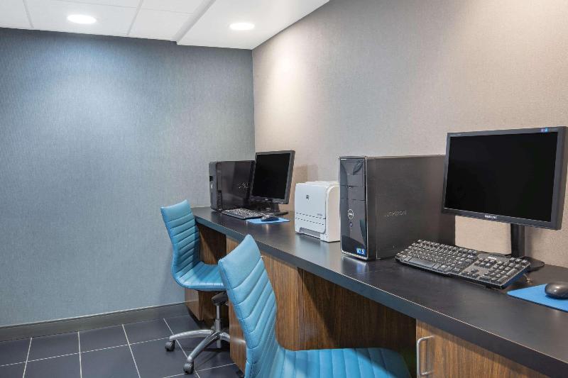 Отель Hampton Inn By Hilton Los Angeles Airport