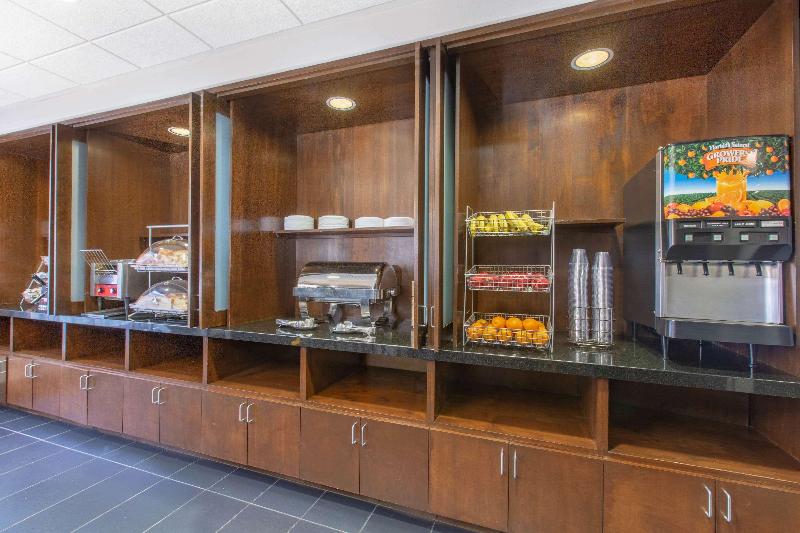 Отель Hampton Inn By Hilton Los Angeles Airport