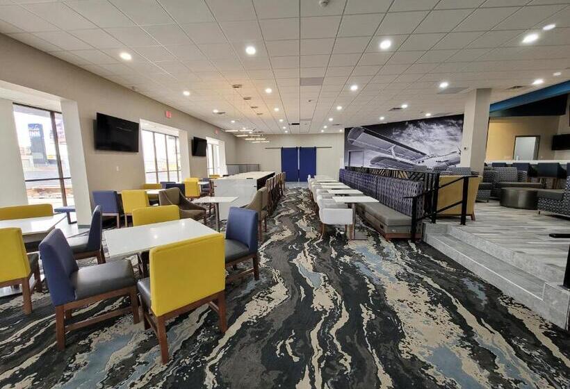 Отель Wingate By Wyndham Wichita Airport