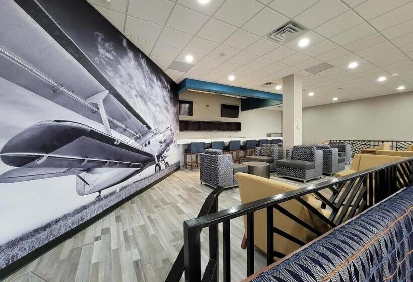 Отель Wingate By Wyndham Wichita Airport