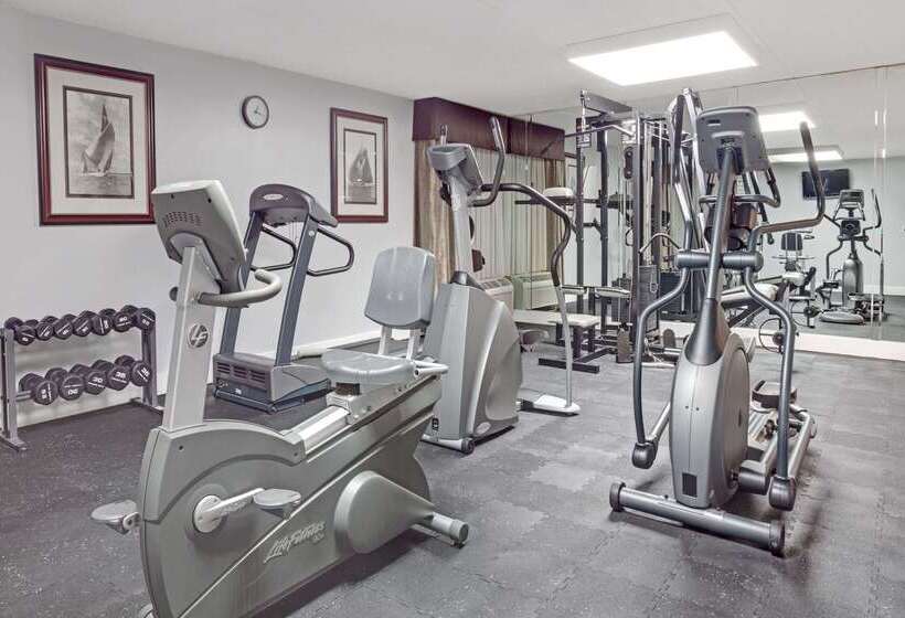 בית מלון כפרי Wyndham Garden Charlotte Airport Southeast