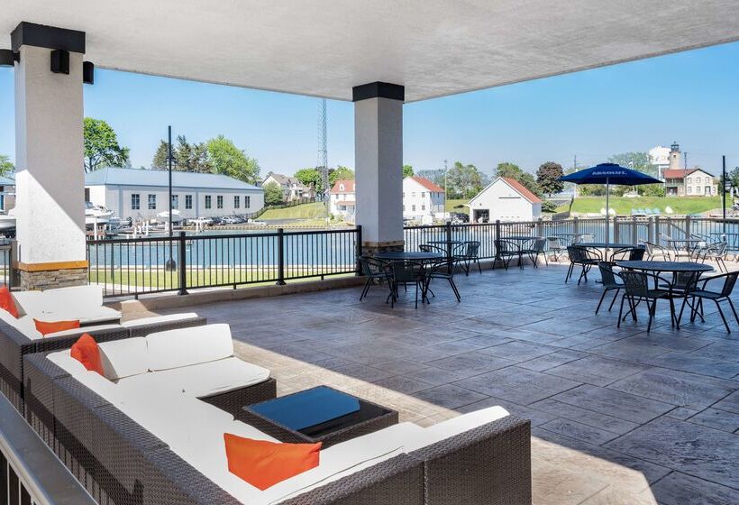 فندق Wyndham Garden Kenosha Harborside