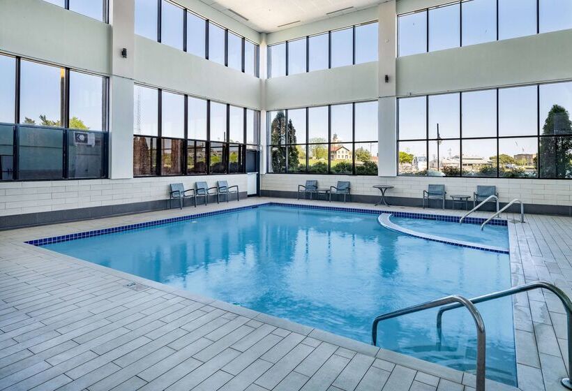 فندق Wyndham Garden Kenosha Harborside