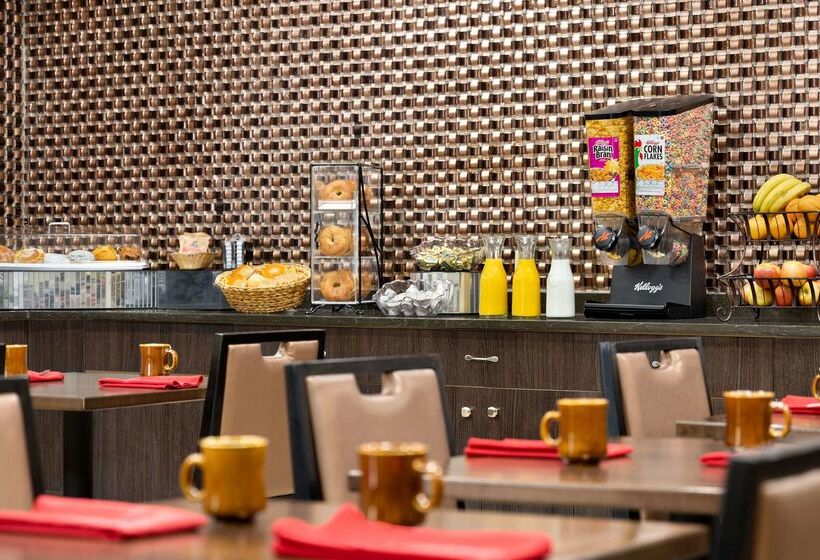 فندق Wyndham Garden Totowa