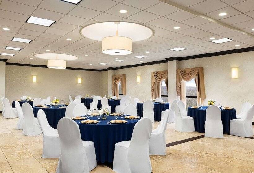 فندق Wyndham Garden Totowa