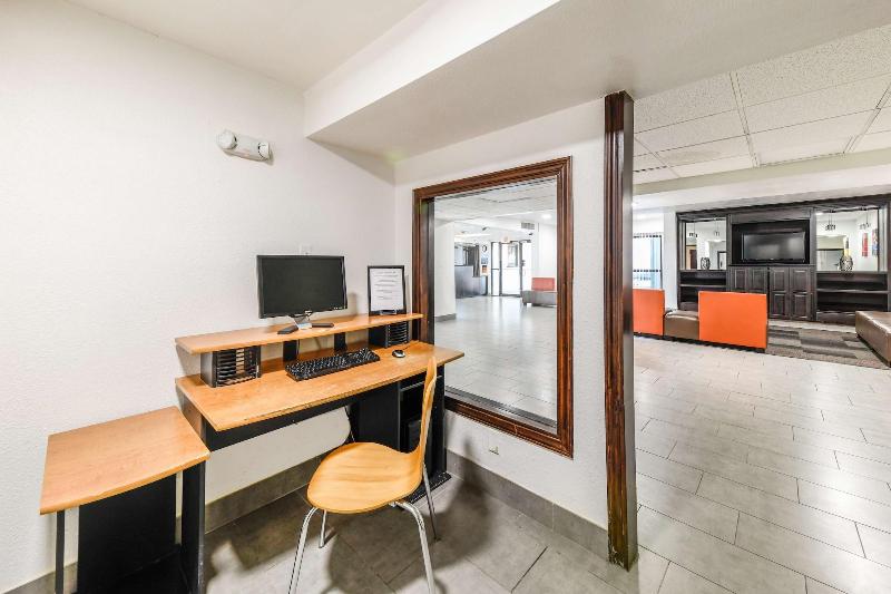 Motel 6 Lewisville, Tx   Medical City