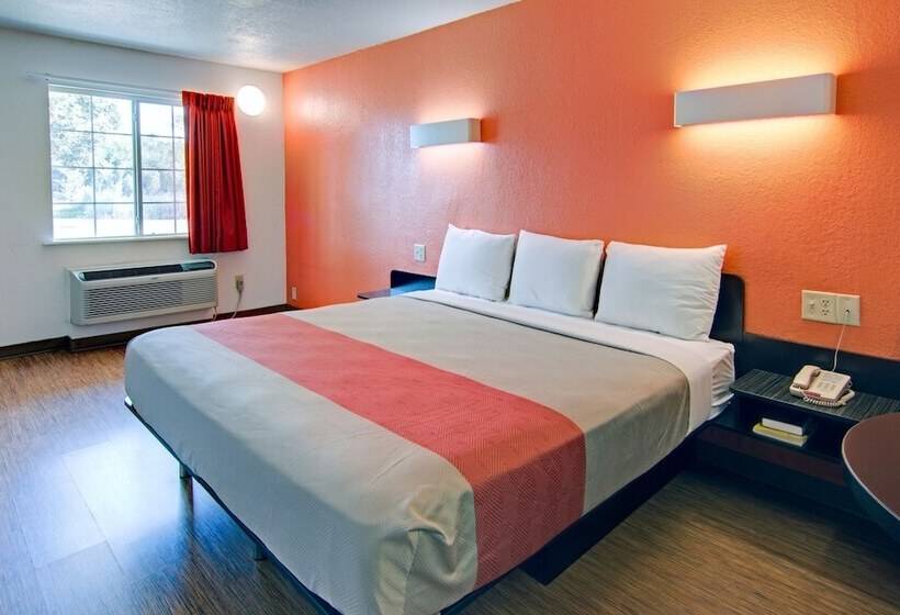 Motel 6 Mount Pleasant, Tx