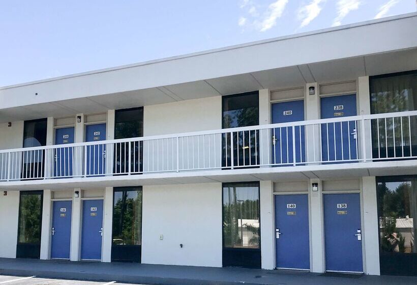 Motel 6newnan, Ga