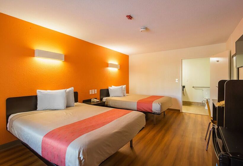 Motel 6savannah, Ga Midtown