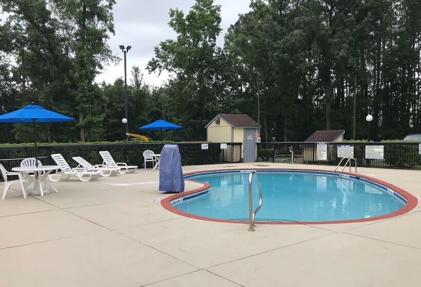 Motel 6savannah, Ga Midtown