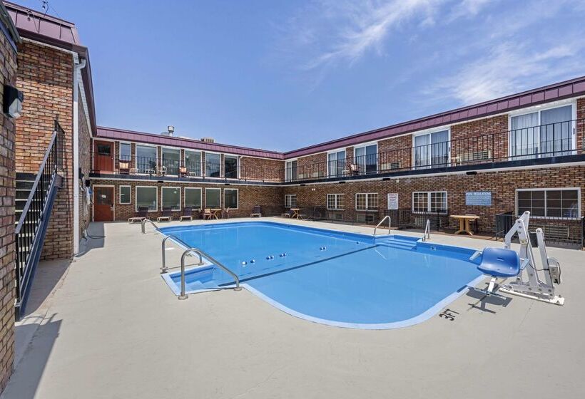 汽车旅馆  Quality Inn & Suites Lincoln South