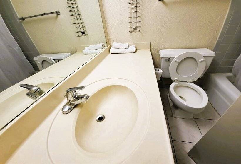 فندق على الطريق Usa Inn Junction City Near Fort Riley