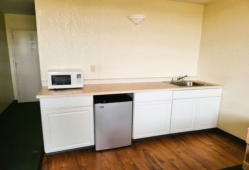 فندق على الطريق Usa Inn Junction City Near Fort Riley