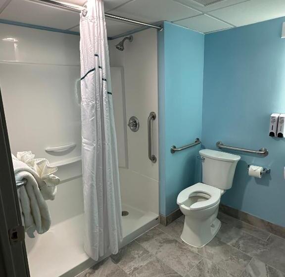 ホテル Hometowne Studios By Red Roof & Conference Center Cortland