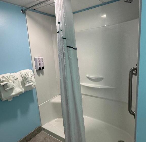 ホテル Hometowne Studios By Red Roof & Conference Center Cortland