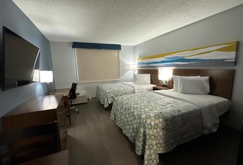 ホテル Hometowne Studios By Red Roof & Conference Center Cortland