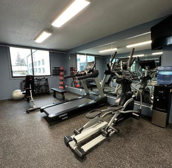 ホテル Hometowne Studios By Red Roof & Conference Center Cortland