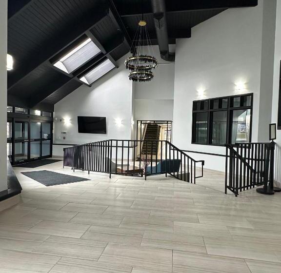 ホテル Hometowne Studios By Red Roof & Conference Center Cortland