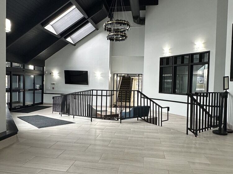 ホテル Hometowne Studios By Red Roof & Conference Center Cortland