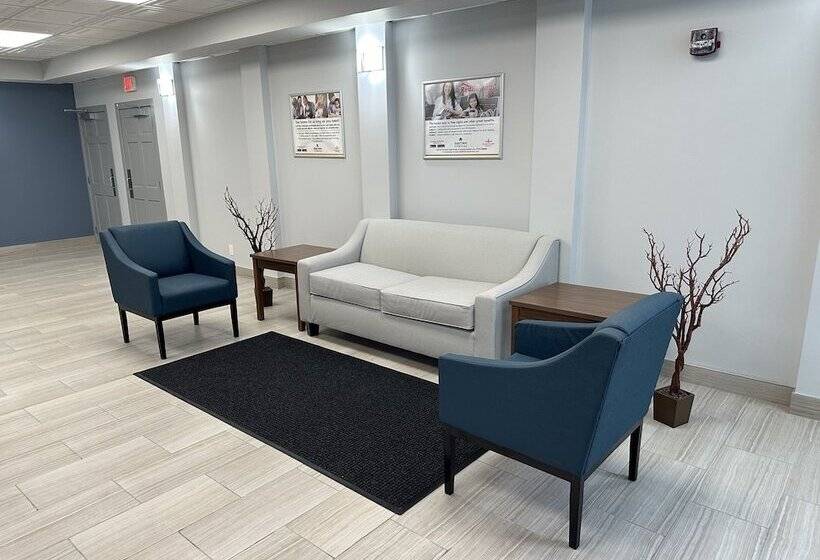 ホテル Hometowne Studios By Red Roof & Conference Center Cortland