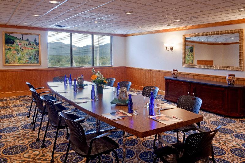 منتجع Crowne Plaza Lake Placid, An Ihg