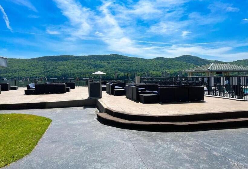 The Georgian Lakeside Resort