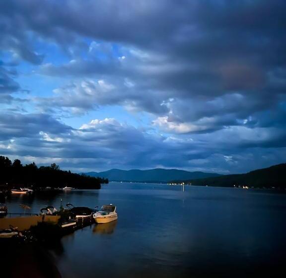 The Georgian Lakeside Resort